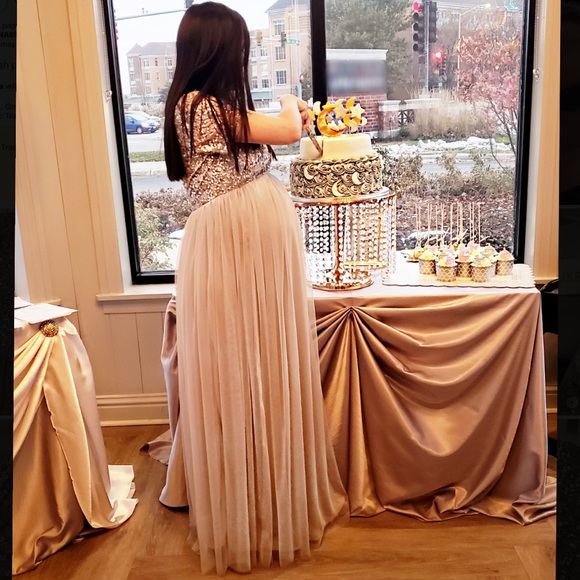 Dresses & Skirts - MATERNITY DRESS, worn once only! Size 6, like new.